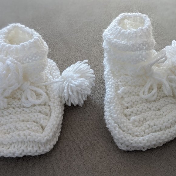 Handmade Knitted White Baby Booties - Picture 5 of 6